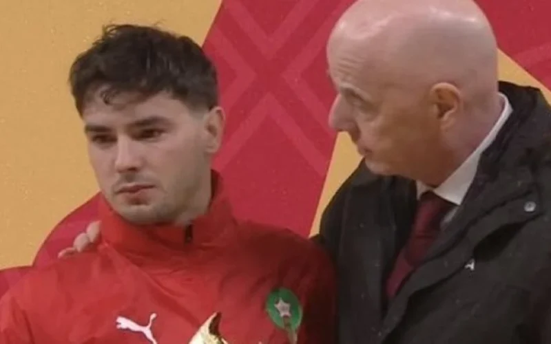 ممر شرفي عالمي.. لاعبو السنغال يحتفلون بصعود إبراهيم دياز لمنصة تتويج هداف الكان